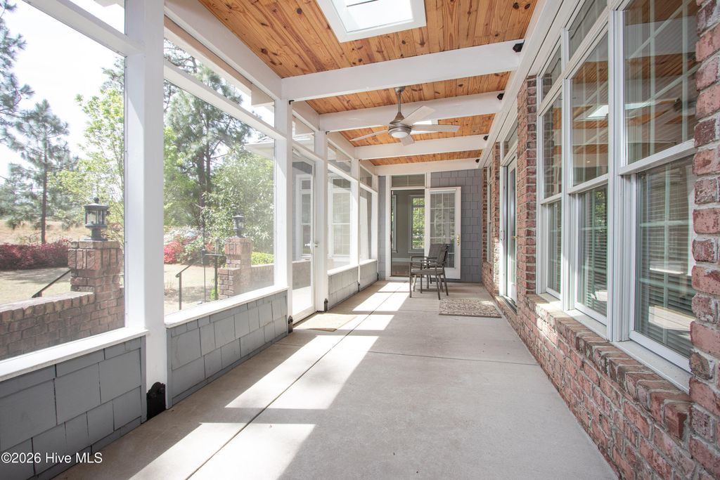 Image 19 of property listing at 60 Oak Meadow Road, Pinehurst, NC 28374