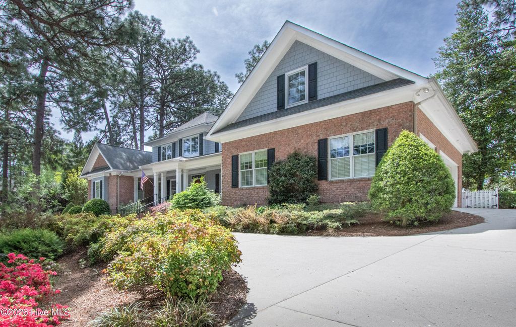 Image 3 of property listing at 60 Oak Meadow Road, Pinehurst, NC 28374