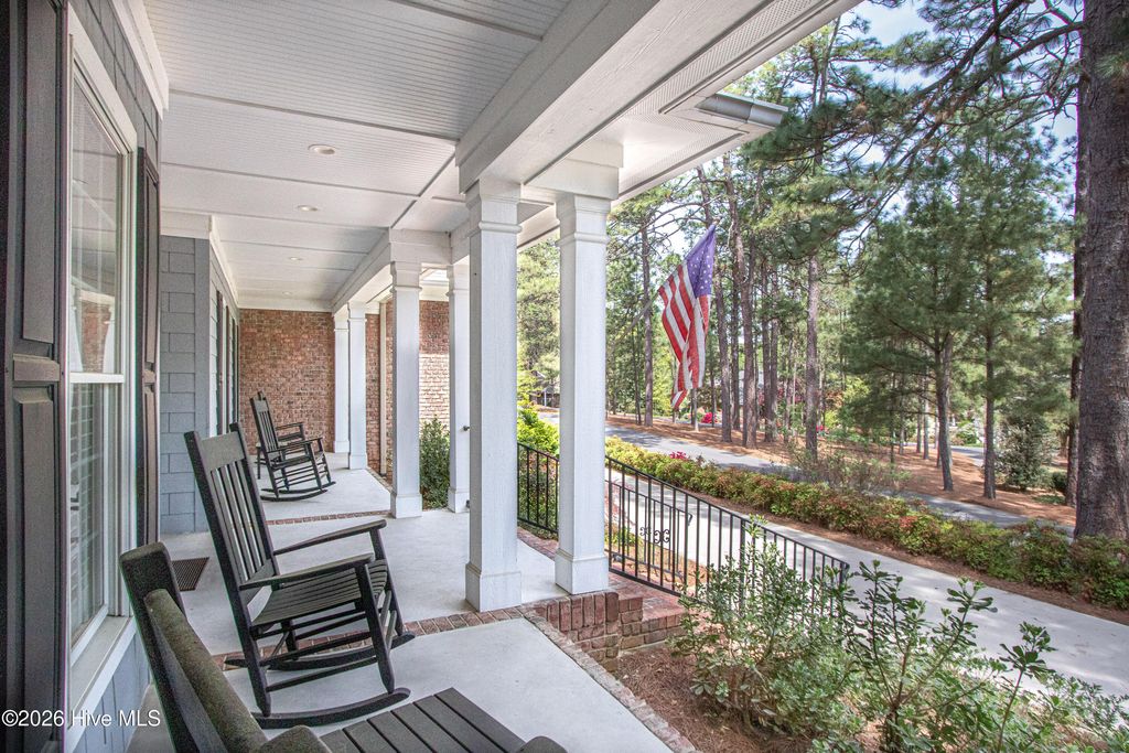 Image 5 of property listing at 60 Oak Meadow Road, Pinehurst, NC 28374
