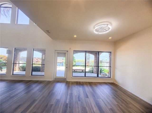 15821 El Soccorro, Corpus Christi, TX 78418