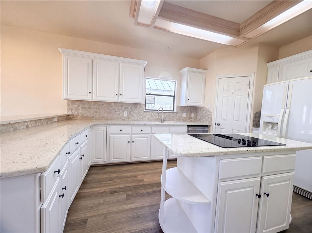 15821 El Soccorro, Corpus Christi, TX 78418 — photo 2