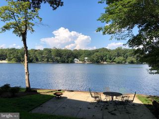 6220 LAKEVIEW DR, Falls Church, VA 22041