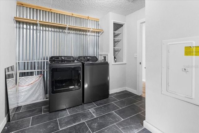 4049 NE 80TH AVENUE, High Springs, FL 32643