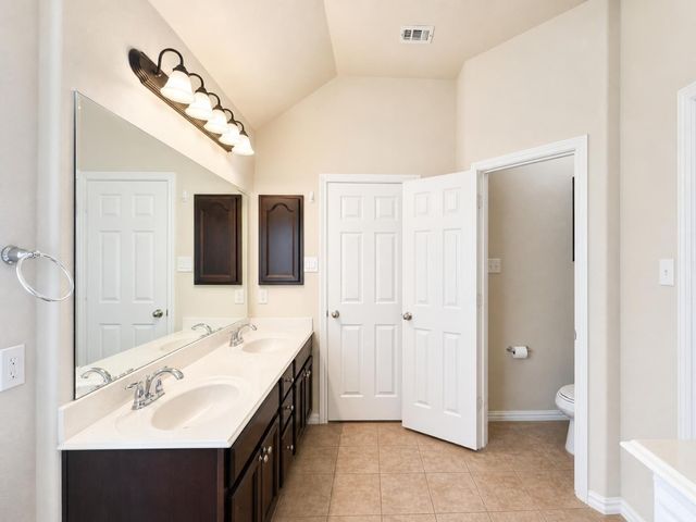 304 Blythe Bridge Road, Roanoke, TX 76262
