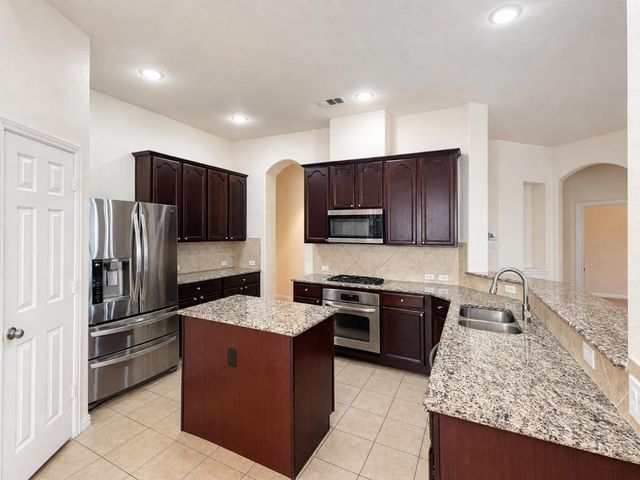 304 Blythe Bridge Road, Roanoke, TX 76262