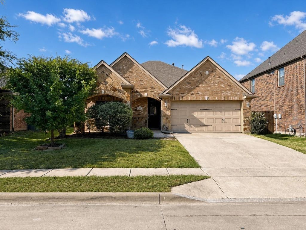 304 Blythe Bridge Road, Roanoke, TX 76262