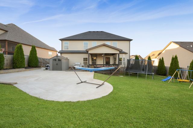 166 Melbourne Dr, Clarksville, TN 37043