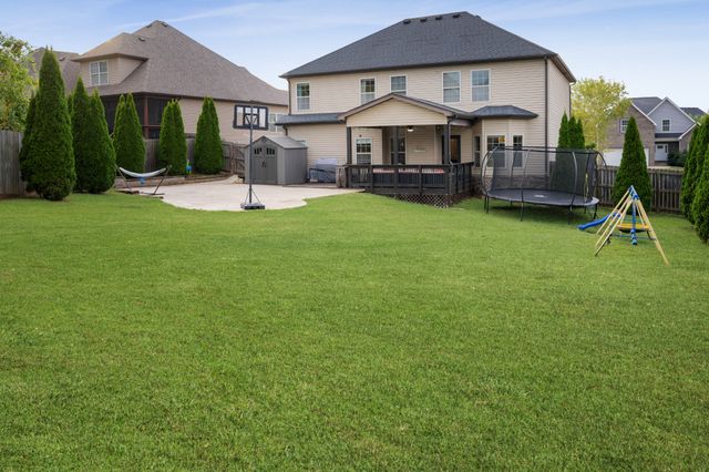 166 Melbourne Dr, Clarksville, TN 37043