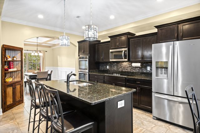 166 Melbourne Dr, Clarksville, TN 37043