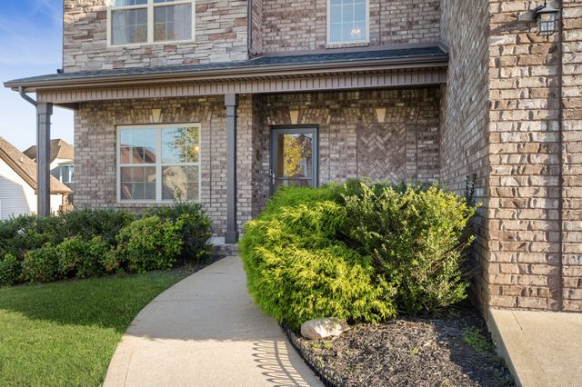 166 Melbourne Dr, Clarksville, TN 37043