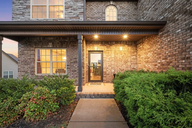 166 Melbourne Dr, Clarksville, TN 37043