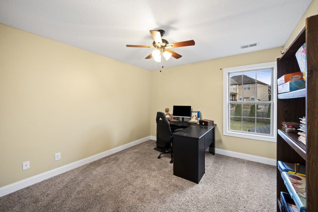 166 Melbourne Dr, Clarksville, TN 37043