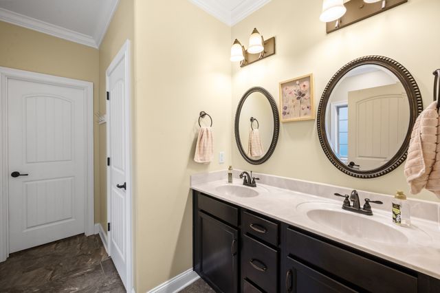 166 Melbourne Dr, Clarksville, TN 37043