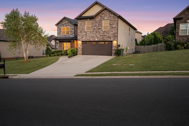 166 Melbourne Dr, Clarksville, TN 37043