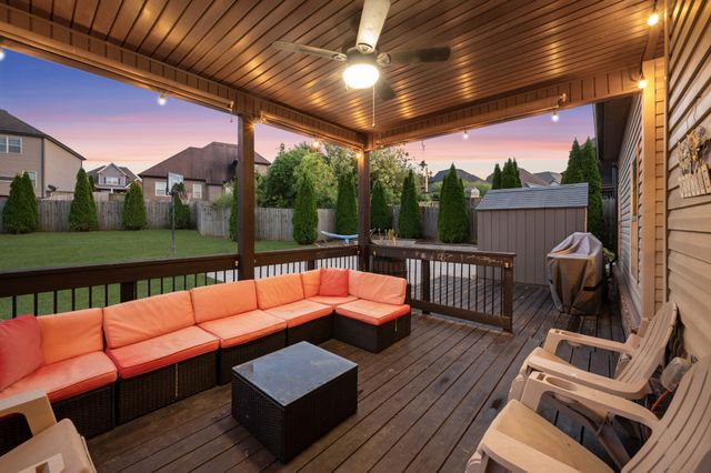 166 Melbourne Dr, Clarksville, TN 37043