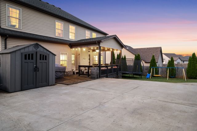 166 Melbourne Dr, Clarksville, TN 37043