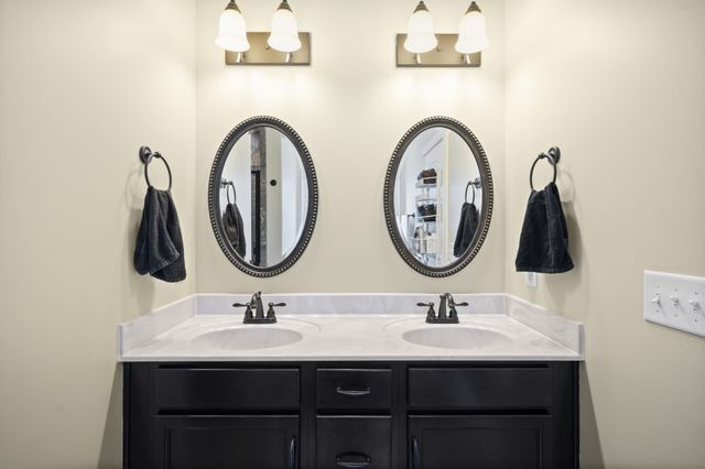 166 Melbourne Dr, Clarksville, TN 37043