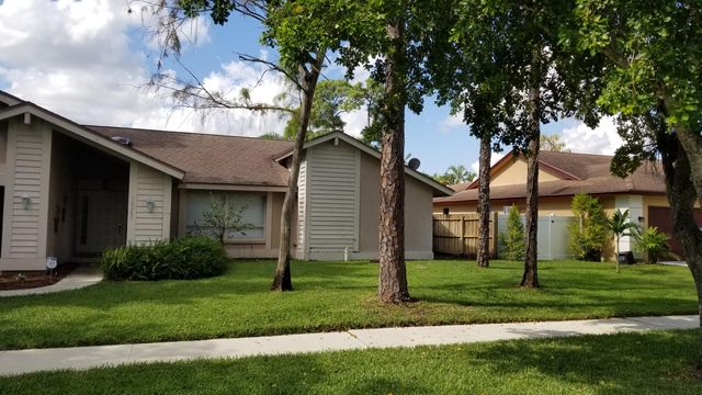 14060 Greentree Drive, Wellington, FL 33414