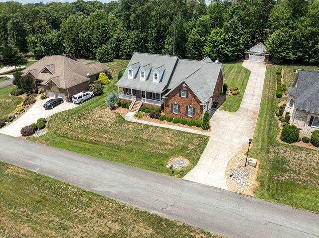 6623 Aspen Forest Lane, Walkertown, NC 27051