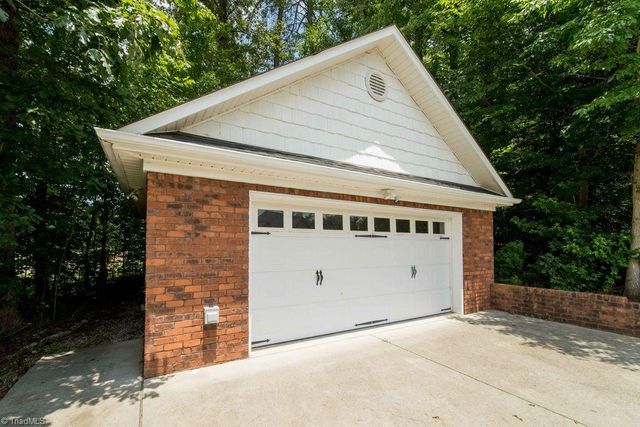 6623 Aspen Forest Lane, Walkertown, NC 27051