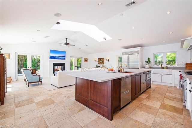 4875 Whispering Pine WAY, Naples, FL 34103