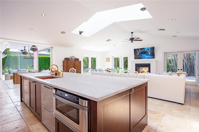 4875 Whispering Pine WAY, Naples, FL 34103