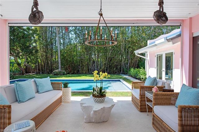 4875 Whispering Pine WAY, Naples, FL 34103