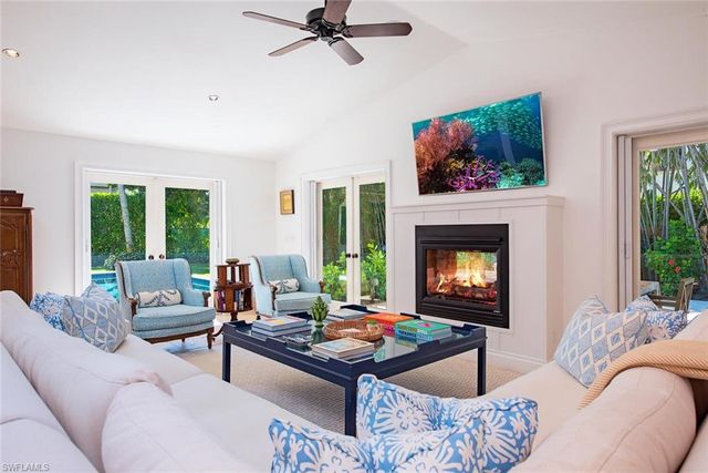 4875 Whispering Pine WAY, Naples, FL 34103