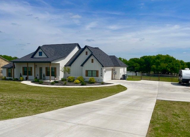 2036 Downslope Lane, Weatherford, TX 76087