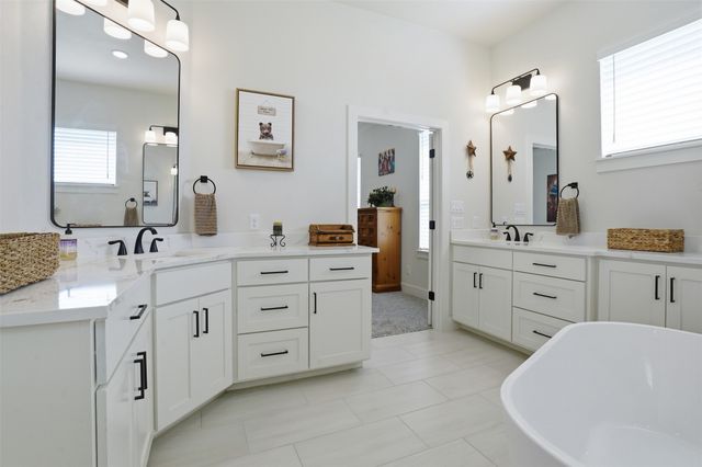 2036 Downslope Lane, Weatherford, TX 76087