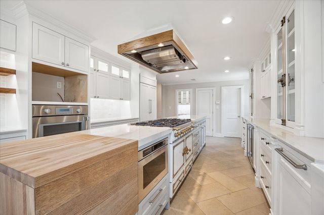 6119 Ella Lee Lane, Houston, TX 77057