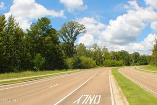 Hinds Parkway Parkway, Jackson, MS 39272