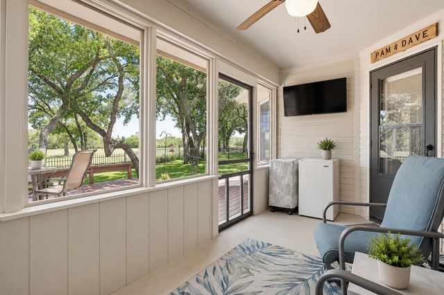 222 Hart Court, Runaway Bay, TX 76426