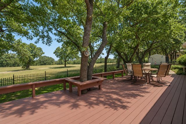 222 Hart Court, Runaway Bay, TX 76426