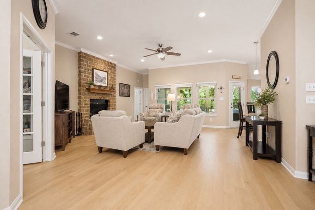 222 Hart Court, Runaway Bay, TX 76426