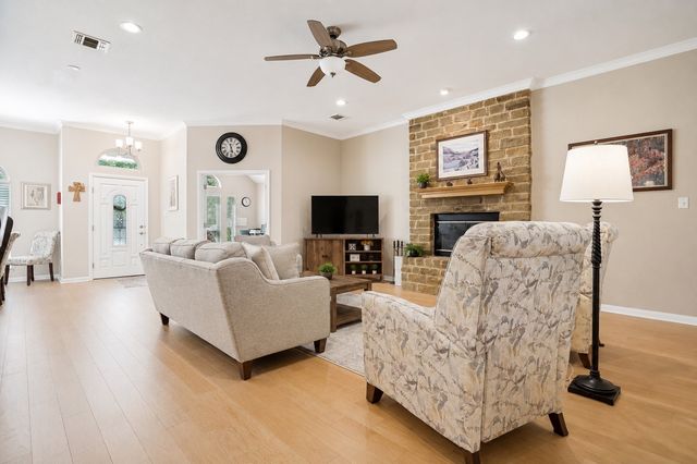 222 Hart Court, Runaway Bay, TX 76426