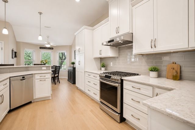 222 Hart Court, Runaway Bay, TX 76426