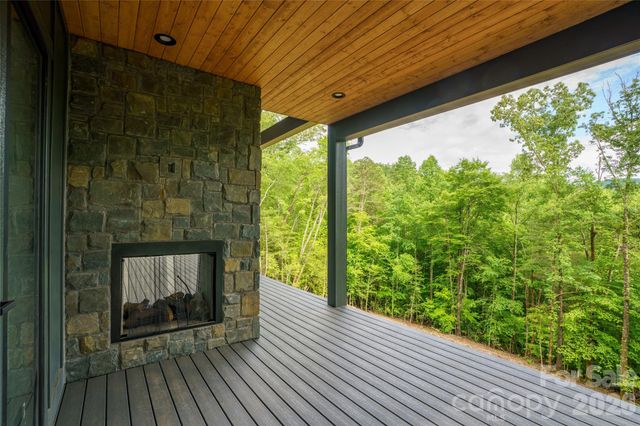 148 Reserve Way, Hendersonville, NC 28739