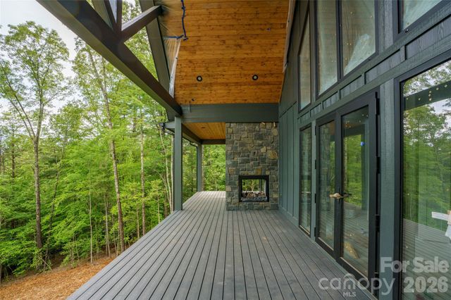 148 Reserve Way, Hendersonville, NC 28739