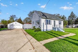 965 S Sheridan Drive, Muskegon Twp, MI 49442