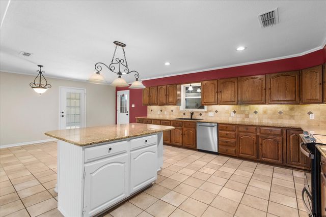 10308 CR 2188, Whitehouse, TX 75791