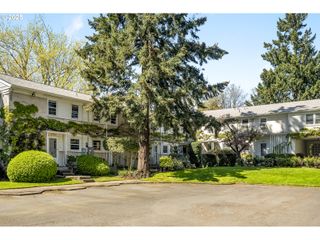 6821 Ne BROADWAY, Portland, OR 97213