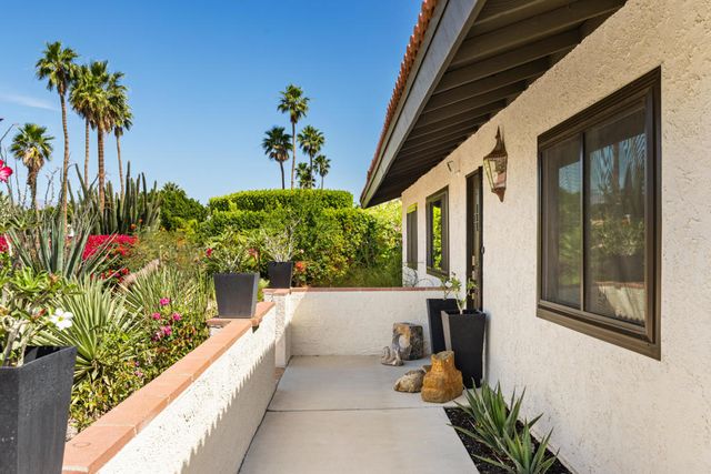2200 E Acacia Road N, Palm Springs, CA 92262