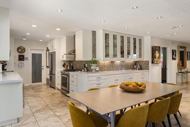 2200 E Acacia Road N, Palm Springs, CA 92262