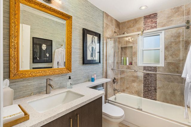 2200 E Acacia Road N, Palm Springs, CA 92262
