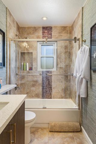 2200 E Acacia Road N, Palm Springs, CA 92262