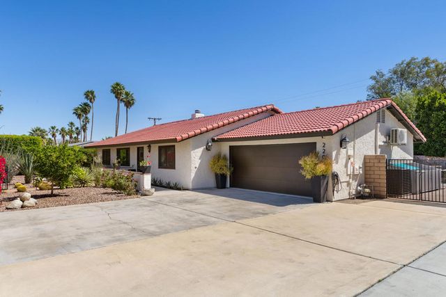 2200 E Acacia Road N, Palm Springs, CA 92262