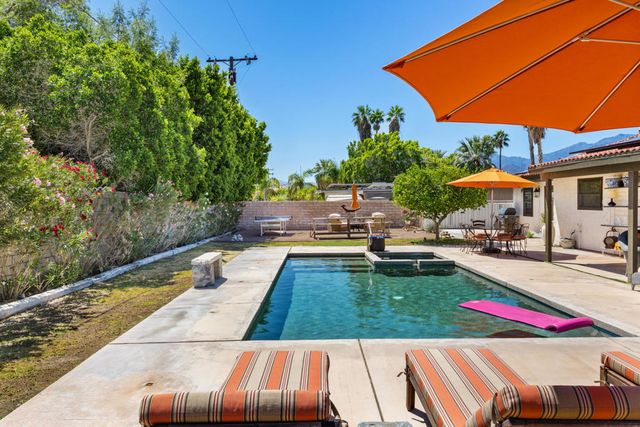 2200 E Acacia Road N, Palm Springs, CA 92262