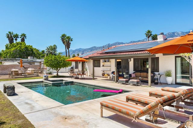2200 E Acacia Road N, Palm Springs, CA 92262