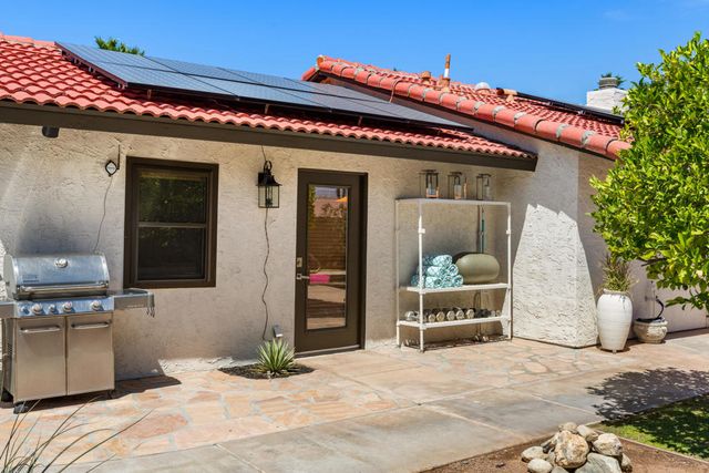 2200 E Acacia Road N, Palm Springs, CA 92262